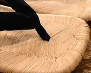 野崎平表雪駄に黒無地花緒　前壷