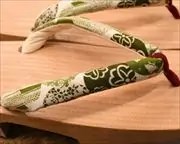 大右近に寄せ柄花緒　花緒