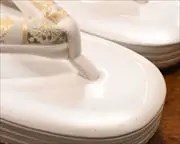 ３分３枚本革草履に名物裂福林花緒　前壷