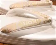 ３分３枚本革草履に名物裂福林花緒　花緒