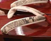 糸春芳町に松煙染め福林花緒　花緒