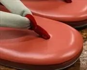 艶消し草履に本天ツボ変わり花緒　前壷