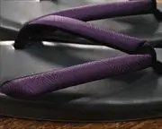 艶消し草履に紗綾形柄花緒　花緒