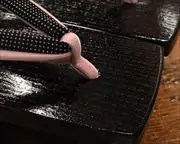 捌き相三味に角通し本天夫婦花緒　前壷