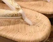 表付き相日光に名物裂福林花緒　前壷