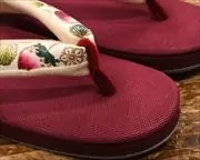 帆布草履にいちご柄文庫革福林花緒　前壷