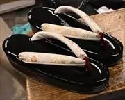 ５分３枚ペラ入り草履に名物裂福林花緒