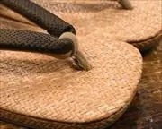 籐網代草履にシルク印伝花緒　前壷