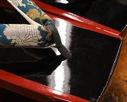 塗分け相三味に花柄西陣縦錦織花緒　前壷