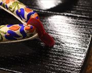 捌き相三味にリボン花緒　前壷