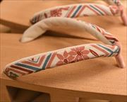 芳町に内玉花緒　花緒