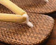茶パナマ草履に遠州綿紬花緒　前壷