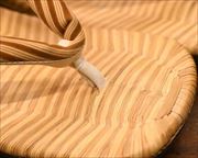 南部縞表雪駄に三本縞柄ふすべ印伝花緒　前壷