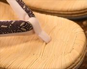 南部表草履にシルク印伝福林花緒　前壷