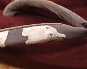 エクセーヌ草履にウサギ刺繍花緒　前壷
