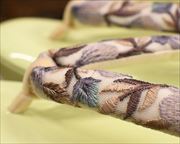 エナメル草履にリボン花緒　花緒