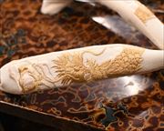 津軽塗大角に龍柄刺繍花緒　花緒