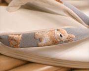 ３分３枚本革草履にウサギ刺繍花緒　前壷