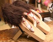 一本歯にウサギ柄花緒　花緒