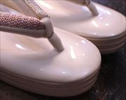 万能草履に組紐花緒　側面アップ