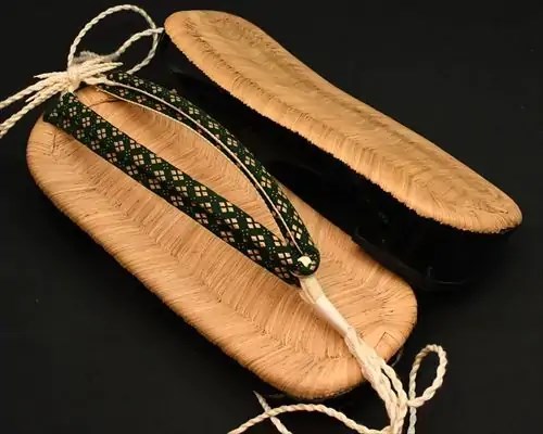 大右近・横黒茶竹に武田菱柄印伝花緒