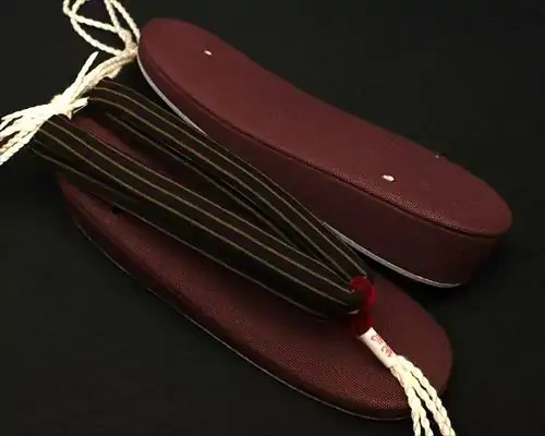 帆布草履に亀田縞花緒・赤ツボ