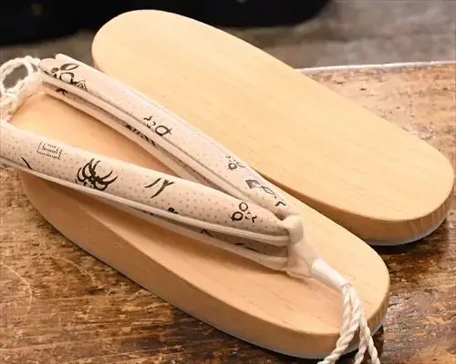 白木舟形に隈取柄福林花緒