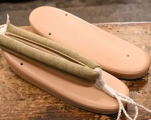 艶消し草履・栗に遠州綿紬花緒