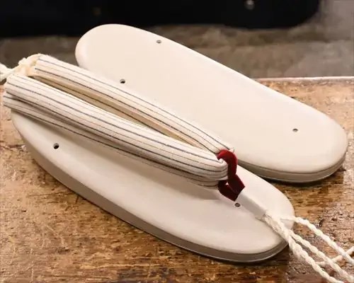 艶消し草履・白鼠に遠州綿紬花緒