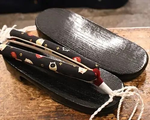 黒捌き相右近にひょうたん柄花緒