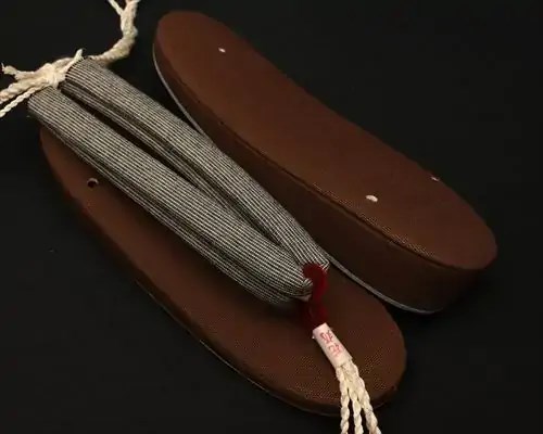 帆布草履に亀田縞花緒・赤ツボ