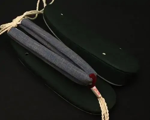 帆布草履に会津木綿花緒・赤ツボ