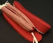 帆布草履（紅）に遠州綿紬・絣花緒