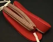 帆布草履（紅）に遠州綿紬・縞花緒