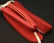 帆布草履（紅）に遠州綿紬・縞花緒
