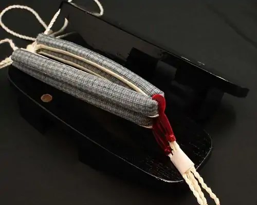 相千両・黒捌きに網代柄結城紬花緒