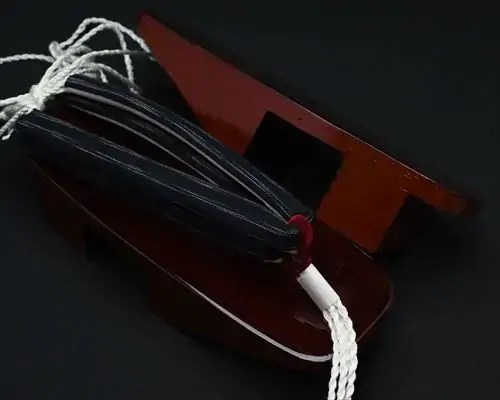 相千両・糸春雨に亀田縞花緒・赤ツボ