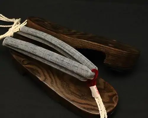 相右近・焼きに遠州綿紬・とぎれ縞花緒