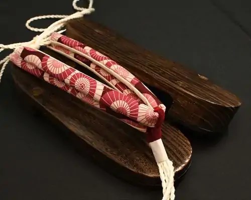 相右近・焼きに蛇の目傘柄花緒