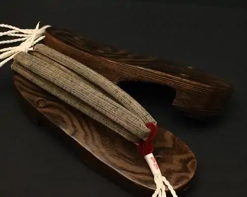 相右近・焼きに遠州綿紬・なないろ花緒