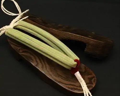 相右近・焼きに遠州綿紬・なないろ花緒