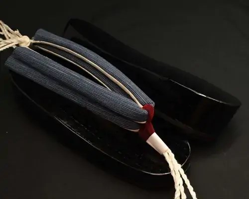 舟形・黒捌きに亀田縞縮花緒