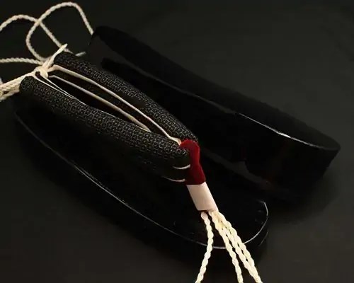 舟形・黒捌きに亀甲結城紬花緒