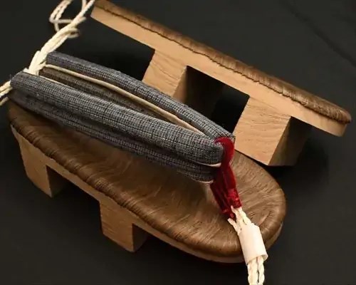 相日光・烏に縞柄結城紬花緒