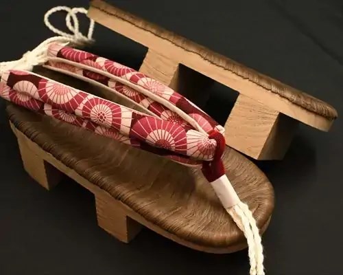 相日光・烏に蛇の目傘柄花緒