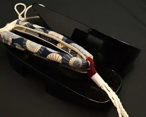 相小町・黒捌きに蛇の目傘柄花緒