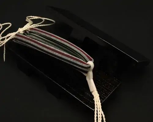 真角・黒捌きに会津木綿花緒・白ツボ