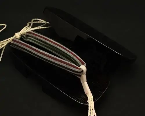 大千両・黒捌きに会津木綿花緒・白ツボ