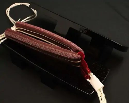 相三味・黒捌きに縞柄結城紬花緒