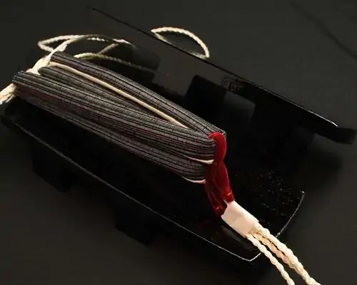相三味・黒捌きに縞柄結城紬花緒